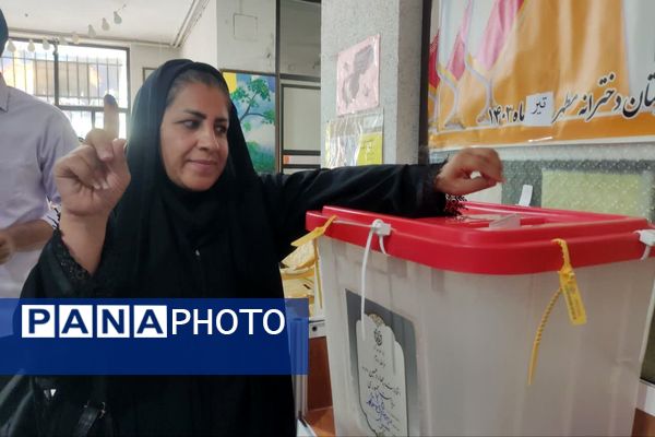 مردم شیراز پای کار ایران و وطنشان