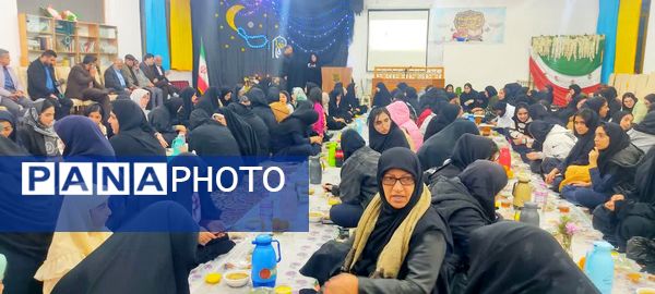 ضیافت افطار در هنرستان فاطمه‌الزهرا (س) بابلسر 