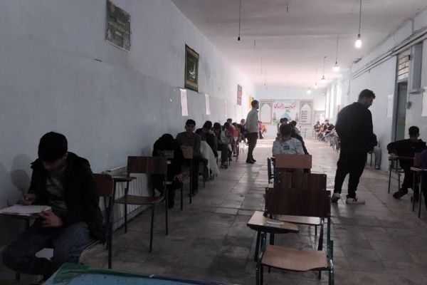 برگزاری امتحانات نوبت اول در دبیرستان خوارزمی نورآباد