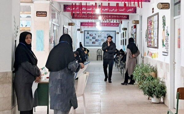 اولین مرحله آزمون های پایش هماهنگ استانی در دبیرستان دخترانه فاطمیه 