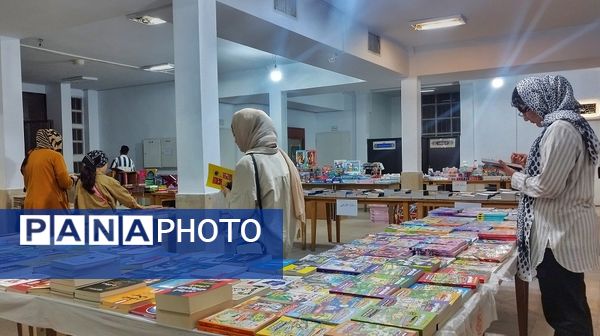  برگزاری نمایشگاه کتاب در فرهنگسرای ملاصدرا شهرستان اشتهارد 