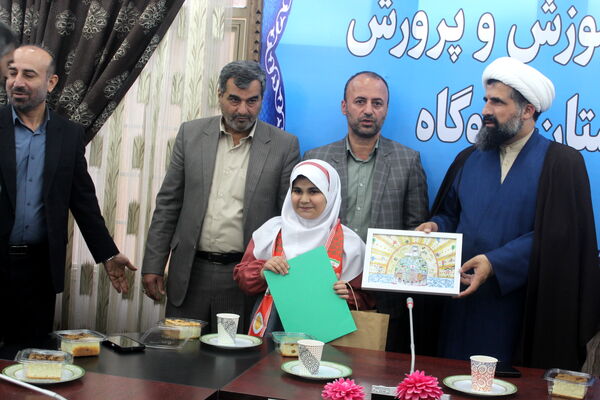 آیین تقدیر از دانش‌آموزان برگزیده مسابقات و جشنواره‌های بین‌المللی در گلوگاه