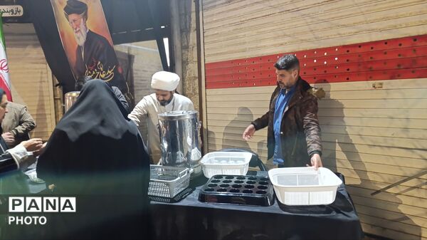 تجمع گسترده مردمی در مسجد جامع نیشابور و تشییع دو شهید جنگ رمضان