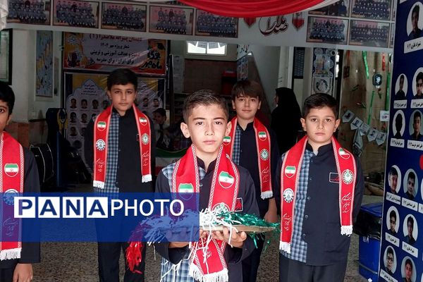 از درس تا دفاع مقدس،دانش آموزان پای کار یاد شهدا با طنین صدای زنگ مقاومت و ایثار 