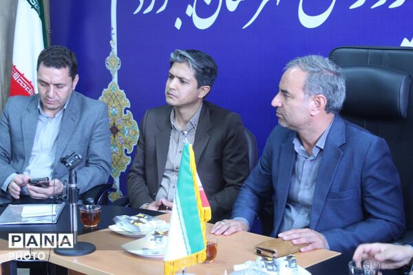 هم‌اندیشی مدیران مدارس و تشکل‌های دانش‌آموزی بجنورد