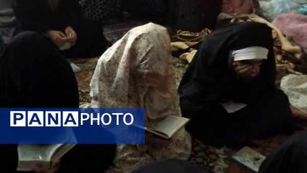 اعتکاف دانش‌آموزان دختر در مسجد امام حسین (ع) تبریز