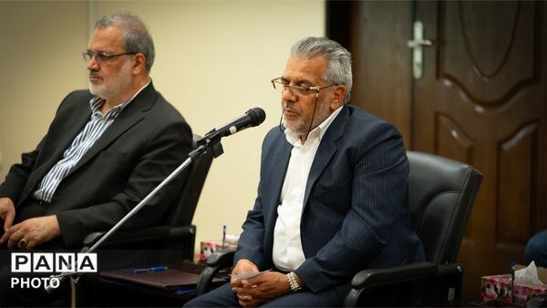 بیعت  اعضای شورای دانشگاه آزاد اسلامی استان البرز با سومین رهبر انقلاب اسلامی
