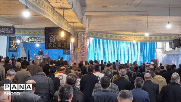 اقامه نماز جمعه و راهپیمایی باشکوه در فارسان 