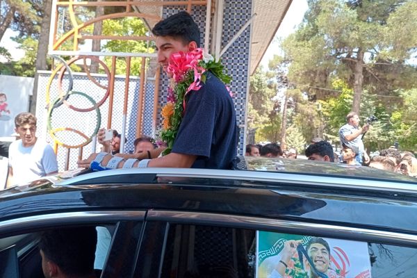 استقبال مردم کرمانشاه از آرین سلیمی قهرمان المپیک پاریس 