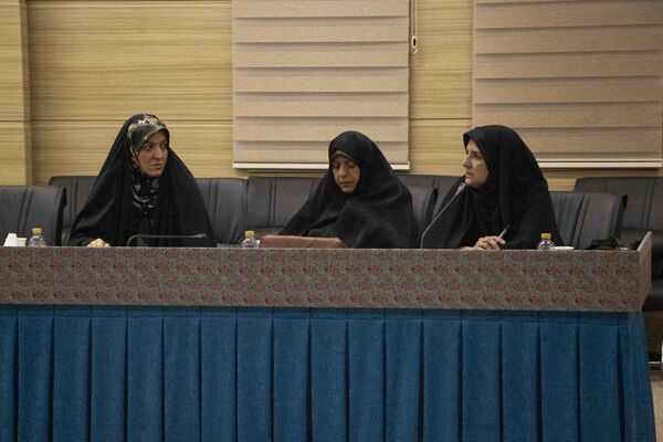 جلسه ستاد بزرگداشت مقام معلم در یزد