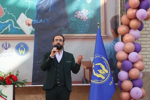 مراسم جشن ملی عاطفه‌ها در دبیرستان دخترانه شهید دکتر پاکنژاد یزد 