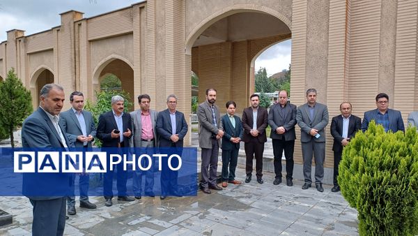 تجدید پیمان با شهدا به مناسبت هفته گرامیداشت مقام معلم