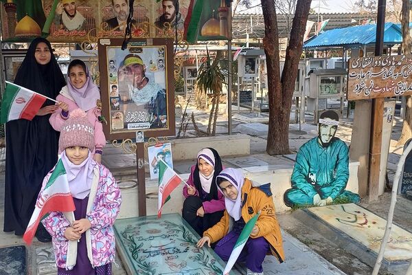 اجرای طرح «لاله‌های روشن» در دبستان آزاده ناحیه 2 شهرری 