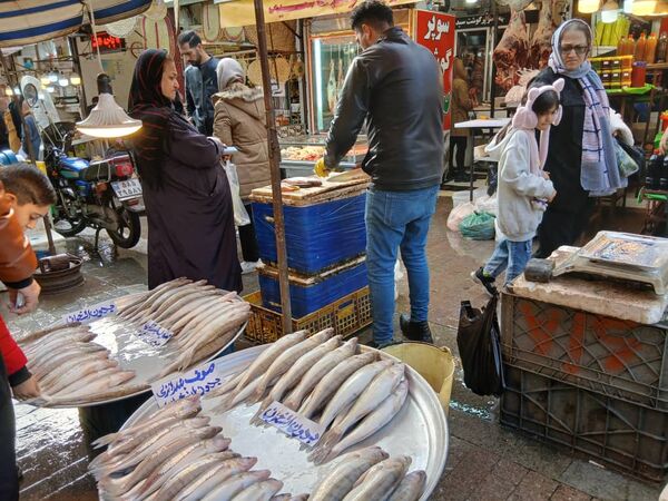 شب یلدا در بازار رشت