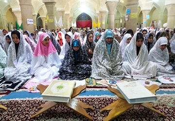 سه روز خلوت عاشقانه دانش‌آموزان در مسجد صاحب‌الزمان(عج)