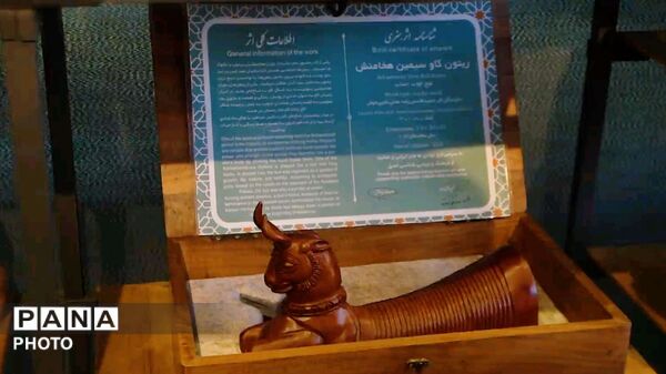 نمایش جلوه‌های هنر مذهبی در نخستین نمایشگاه منطقه‌ای صنایع‌ دستی مذهبی در قم