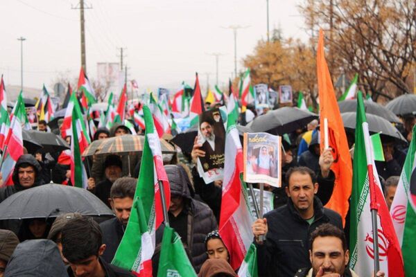 حضور حماسی مردم شهرستان پردیس در راهپیمایی روز قدس با وجود بارندگی