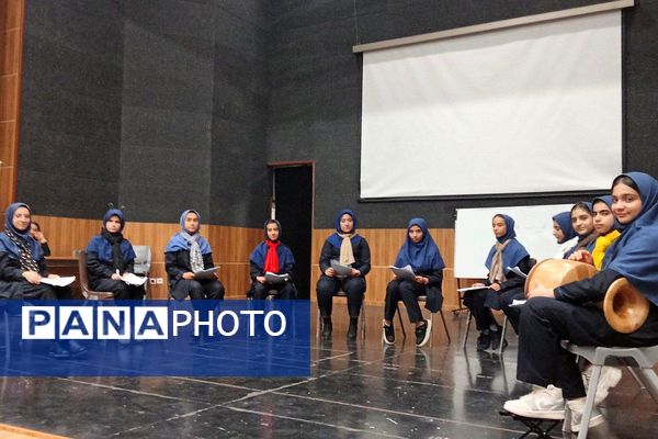  جشنواره «فردا»؛ جایی که خلاقیت دانش‌آموزان شهرقدس به صحنه آمد.