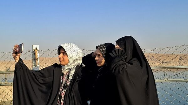 حس و حال دختران دانش‌آموز قم در اردوی راهیان نور