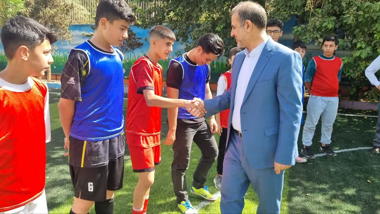 افتتاح زمین چمن مصنوعی دبیرستان اندیشه شاهد منطقه ۱۶
