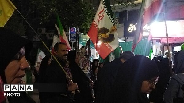 دختران نیشابوری در صف اول تجمعات-۲