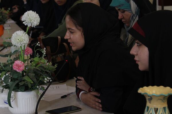 همایش بزرگداشت حافظ شیرازی در اداره آموزش و پرورش کهریزک