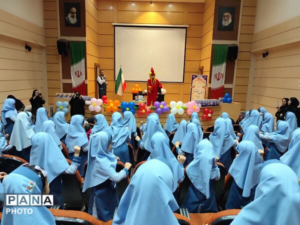 جشن الفبا مدرسه نوید ۲ در فرهنگسرای خادم الشریعه 