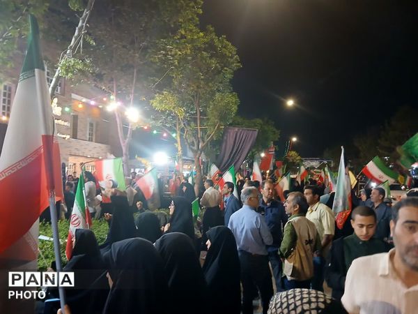 موج حماسه مشهدیان در بلوار احمد آباد 