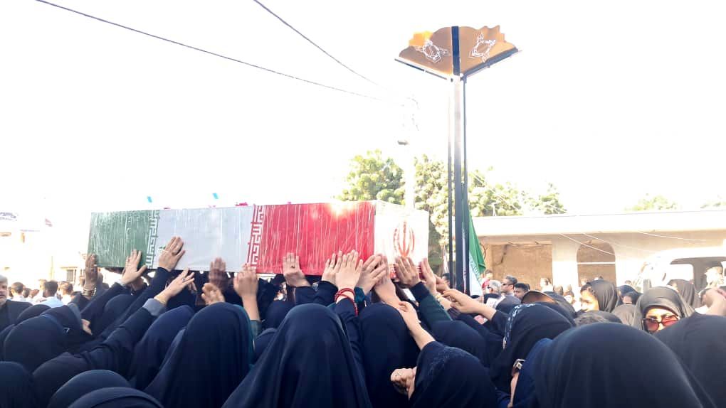 تشییع باشکوه شهید گمنام با بدرقه پرشور دانش‌آموزان