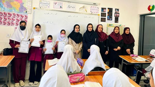 تقدیر از برگزیدگان ویژه‌برنامه هفته جهانی فضا در مدارس حاجی‌آباد