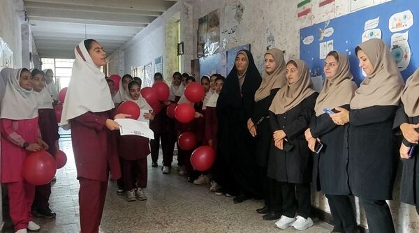 ویژه برنامه هفته معلم در دبستان استقلال حاجی آباد