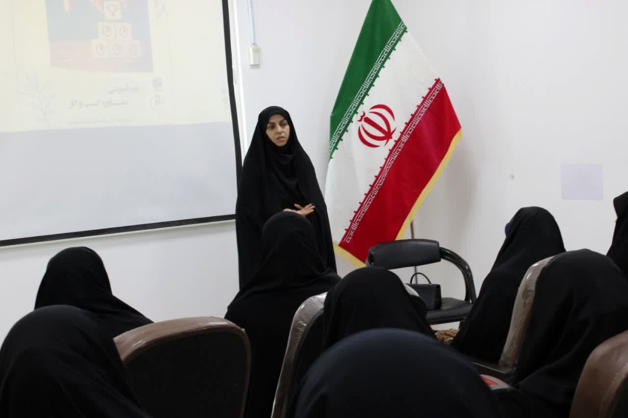 زنان در اقتصاد و تربیت خانواده نقش مهمی دارند