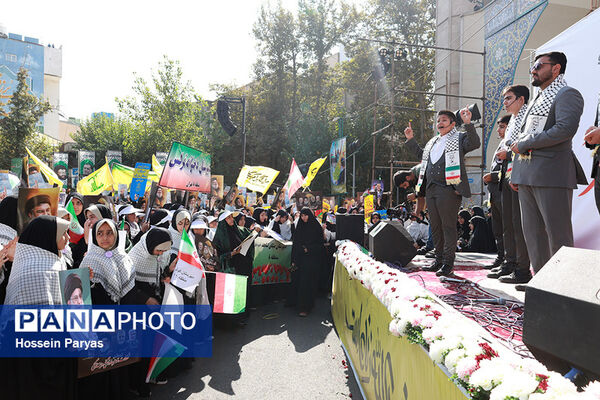 آیین ادای احترام به مقام شامخ شهیدان مقاومت و شهید سید حسن نصرالله