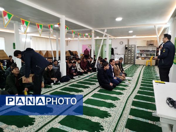جشن ولادت باسعادت حضرت مهدی (ع) در دبیرستان نمونه آیت‌الله خامنه‌ای