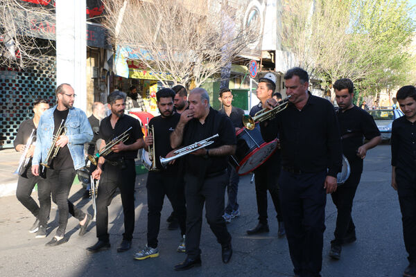 دسته عزاداری دانش‌آموزان دبیرستان هدایتی قم در سالروز شهادت امام علی(ع)