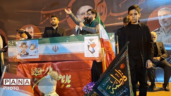 آیین وداع با پیکر دانش آموز شهید محمد حسین دهقان در قم