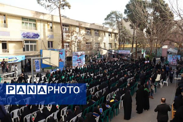 در دل این زمستان سخت و از پس سال‌ها، همچنان عطر آزادی به مشام می‌رسد