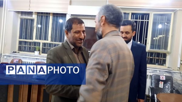 بازدید فرماندار مشهد از ستاد انتخاباتی منطقه ۱۶ مشهد