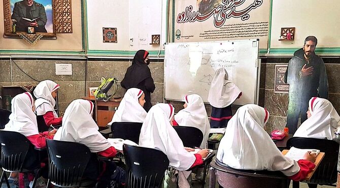 سنگر مدرسه در مسجد امام‌علی(ع) و روایت معلمان جهادی دبستان‌‌های ستایش و صابران یک شهریار 