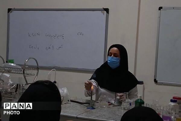 بازدید دبیرستان عفت آهنگری از پژوهش سرای زکریای رازی