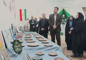 اولین نمایشگاه دست سازه‌های دانش‌آموزان مدرسه سادات زارچ