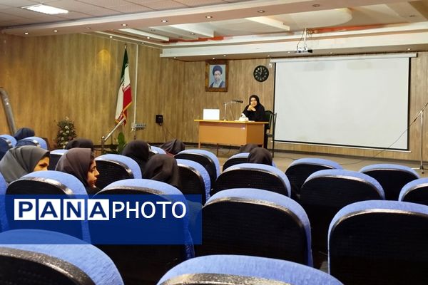 کارگاه آموزشی مراقبین و رابطین سلامت با محوریت آنفلونزا، تغذیه سالم، دخانیات