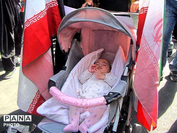 مراسم بدرقه و تشییع آقای شهید ایران در تهران 