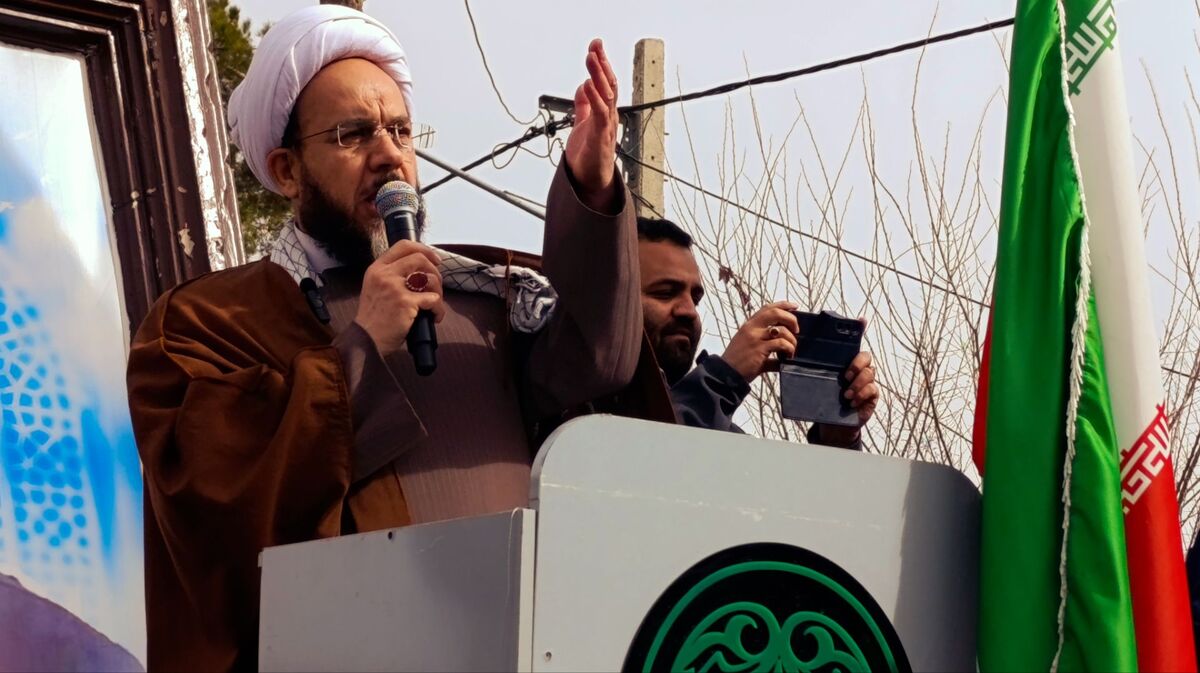 امسال راهپیمایی ۲۲ بهمن در خلیل‌آباد باشکوه برگزار شد