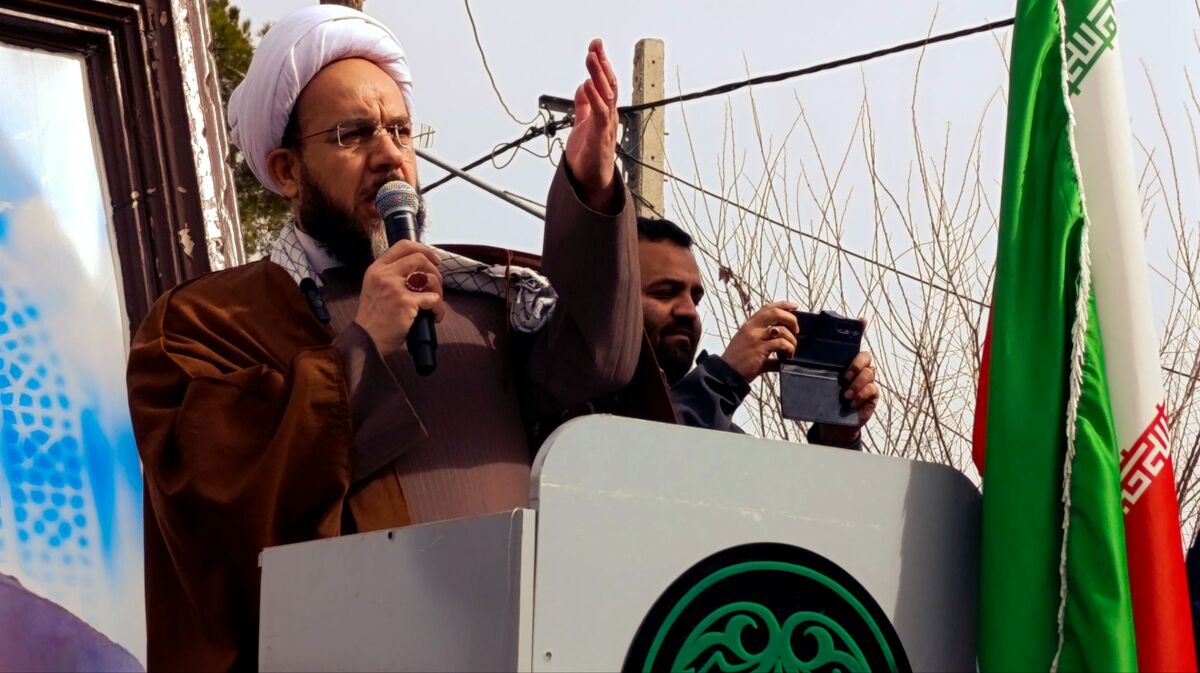 امسال راهپیمایی ۲۲ بهمن در خلیل‌آباد باشکوه برگزار شد