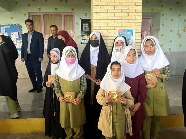 تجلیل از دانش‌آموزان محجبه 