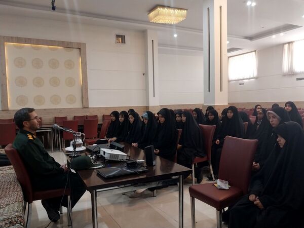 برگزاری اردو یاوران ولایت دانش‌آموزان ناحیه یک