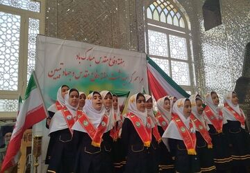 هفته دفاع مقدس و غبار روبی مزار شهدای جنگ ۱۲ روزه در امام زاده عبدالله (ع) ناحیه دو شهرری 