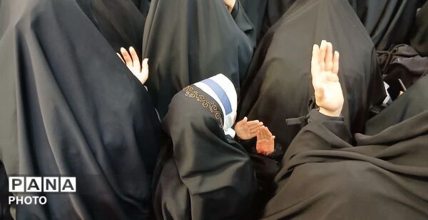 وداع با پیکر شهید امیر سرلشکر سید عبدالرحیم موسوی در حرم بانوی کرامت