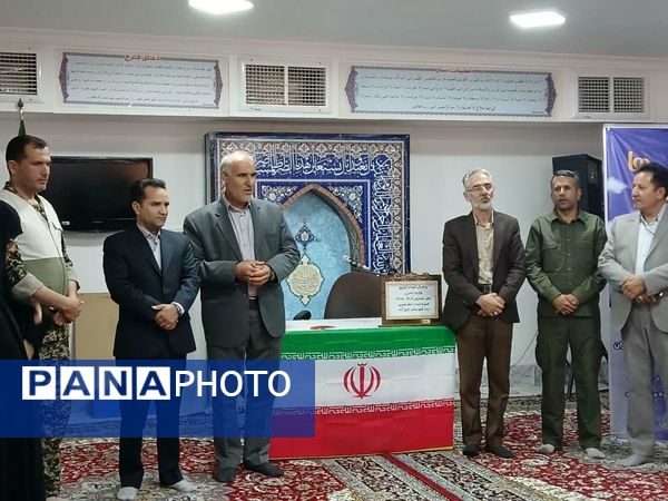 آغاز سال تحصیلی با اهدا کیف و لوازم تحریر به دانش‌آموزان تحت حمایت کمیته امداد در خلیل آباد